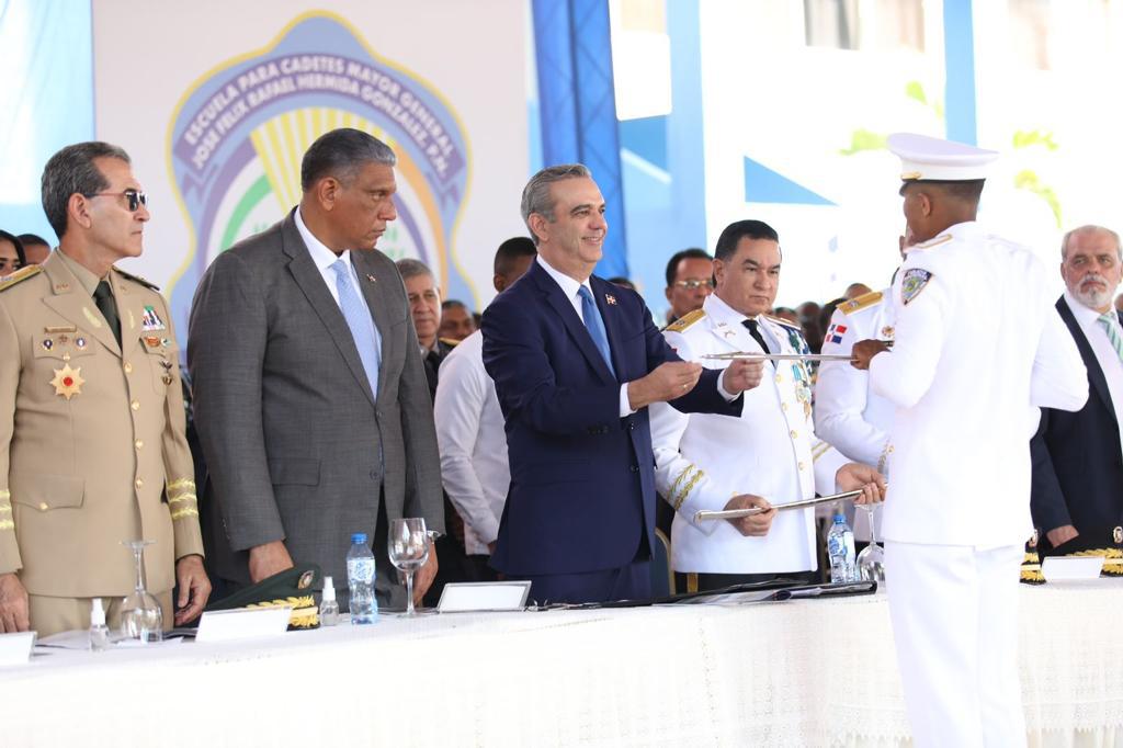 XLV graduación de cadetes de la Policía Nacional (3)