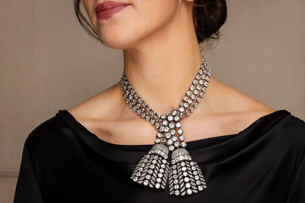 modelled-a-rare-and-highly-important-18th-century-diamond-jewel-to-be-sold-by-sothebys-in-geneva-on-11-nov-24-estimate-1-600-000-2-400-000-chf-1-800-00-15