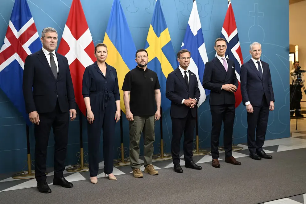Lideres-de-paises-nordicos-y-balticos-junto-al-presidente-de-Ucrania-Volodimir-Zelenski