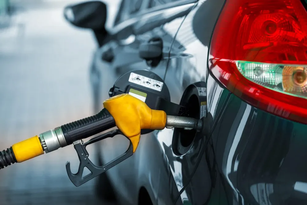 car-refueling-on-a-petrol-station-PUQ5P52-1536x1024-1