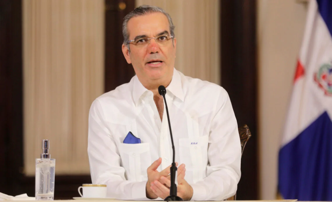 presidente-luis-abinader-1140x694