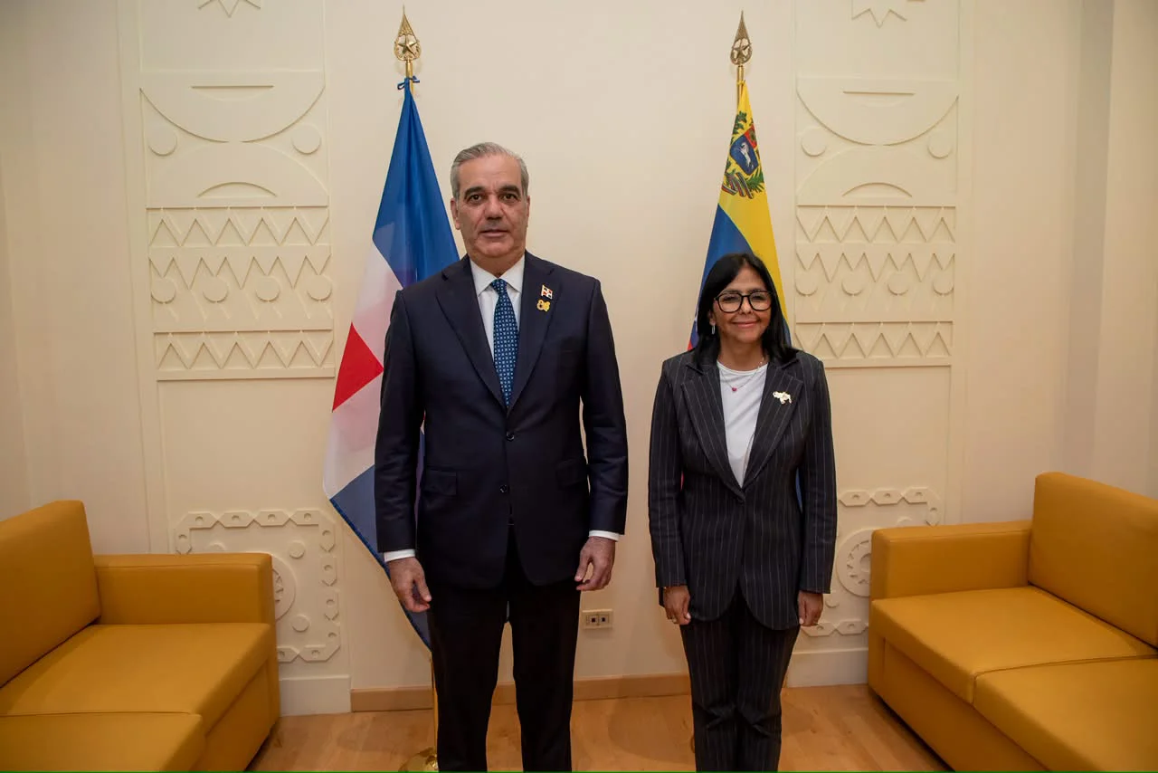 Presidente-Luis-Abinader-y-presidenta-interina-de-Venezuela-Delcy-Rodriguez-Foto-Direccion-de-Comunicaciones-Presidencia-3