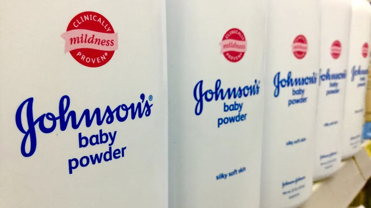 polvo-de-talco-para-bebes-de-johnson-johnson_f030