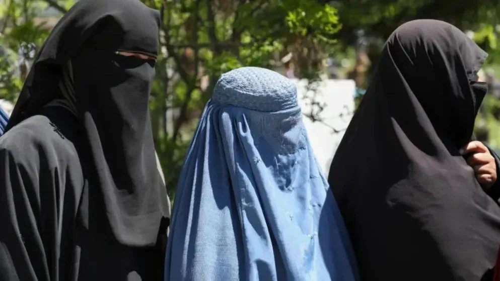 mujeres-afganas-usan-las-redes-sociales-para-protestar-contra-el-veto-taliban-a-su-voz-laverdaddemonagas.com-photo-5082870018886184172-y