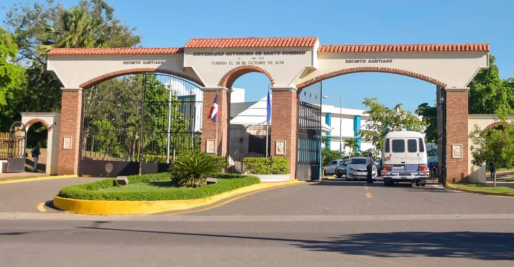 recinto-uasd-santiago-fuente-externa