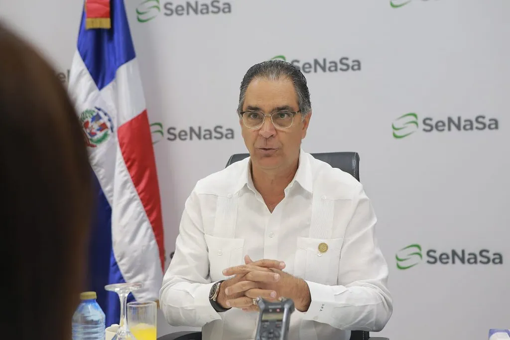 doctor-santiago-hazim-durante-el-encuentro-con-periodistas-de-salud-1024x683