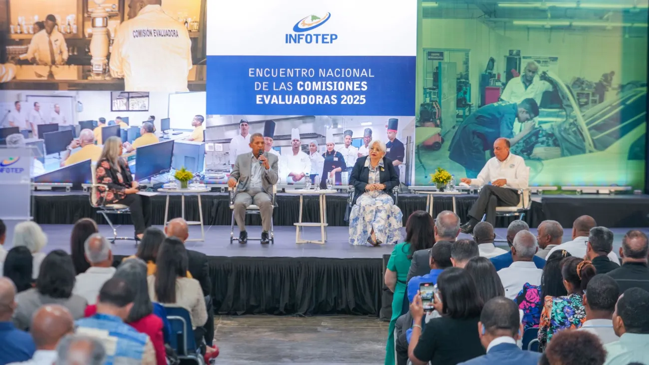 panel ¿Cómo la democratización del conocimiento desarrolla habilidades a lo largo de la vida .