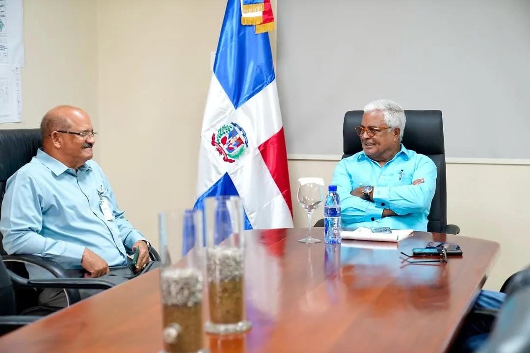 📍Visita institucional al Ingenio Porvenir 🔧🏭Este martes, el Dr. Rafael A. Burgos Gómez, director general de Bienes Nacionales (@dgbnrdo) y honorífico del CEA-CORDE (@cea_rd), recibió en el Ingenio Porven (1)