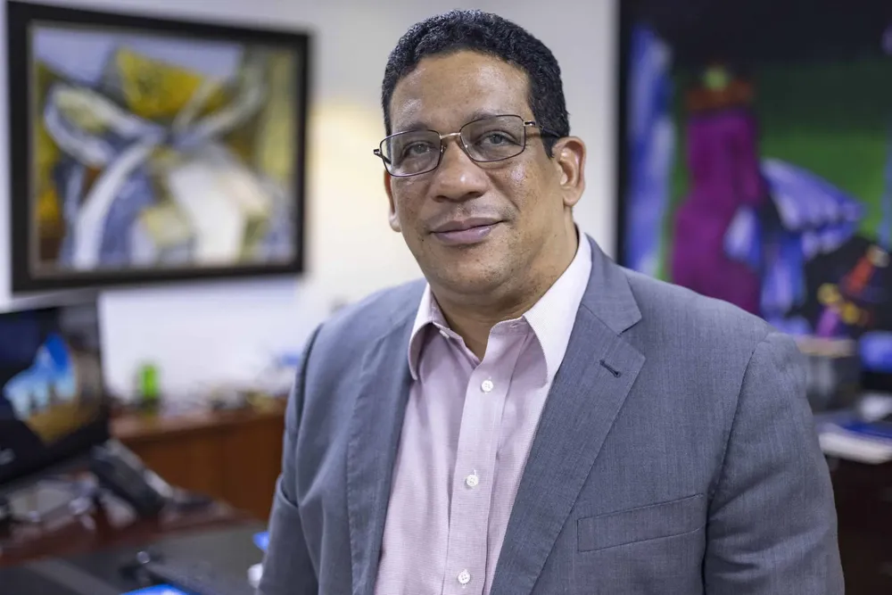 ya-las-adjudicaciones-no-van-al-mismo-grupito-de-siempre-scaled