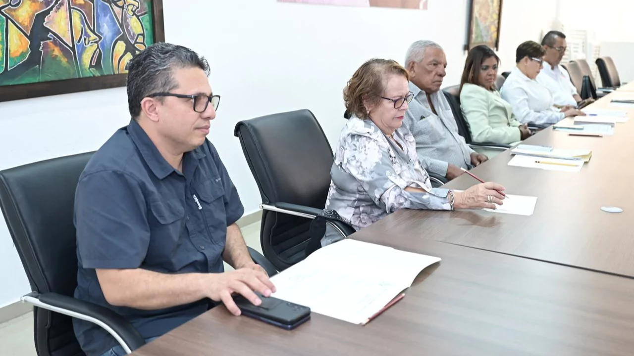 salario-minimo-de-operadores-agricolas-sube-25-y-llega-a-rd27500-20261004-141529-AJkS