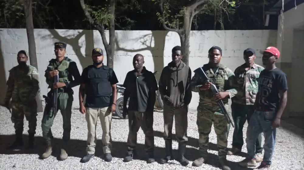 Haitianos-detenidos-por-Medio-Ambiente
