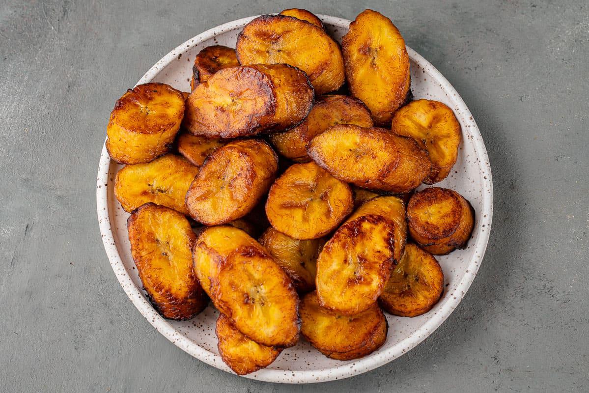 plátanos-Maduros-white-plate-Sweet-Simple-Vegan-3-1