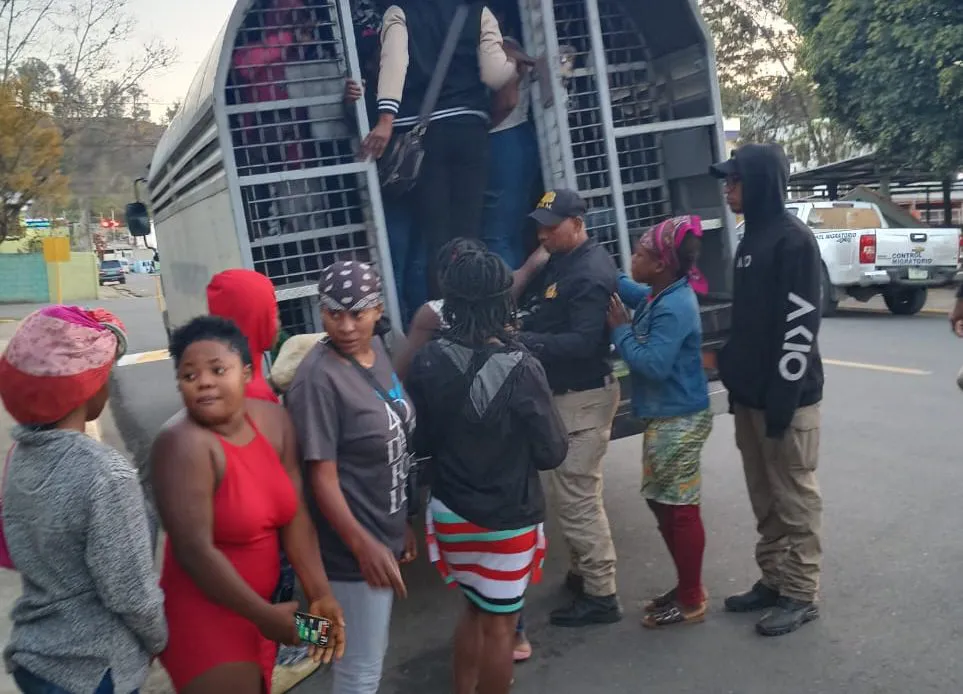 haitianos-ilegales-963x694