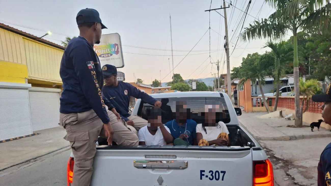 Migracion-detiene-a-mas-de-3-mil-extranjeros-indocumentados-y-deporta-a-2900-tras-operativos-en-todo-el-pais-1300x732