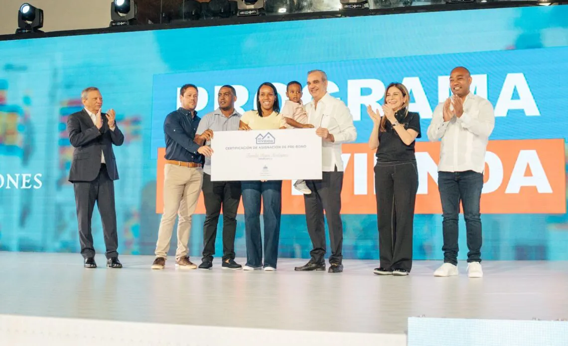 Vivienda-con-Abinader-1140x694