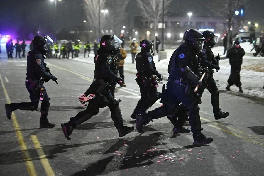 MSP57-USA-ICE-SHOOTING