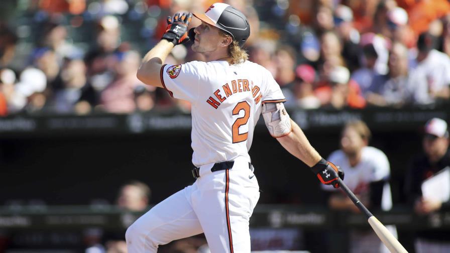 mlb-jonron-34-de-henderson-lleva-a-orioles-a-un-triunfo-de-13-3-focus-min0.06-0.72-896-504