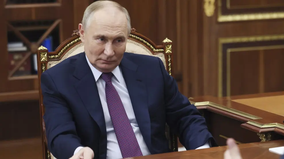 vladimir-putin-incontra-il-leader-del-partito-nuovo-popolo-alexey-nechaev-a-mosca.r_d.772-565