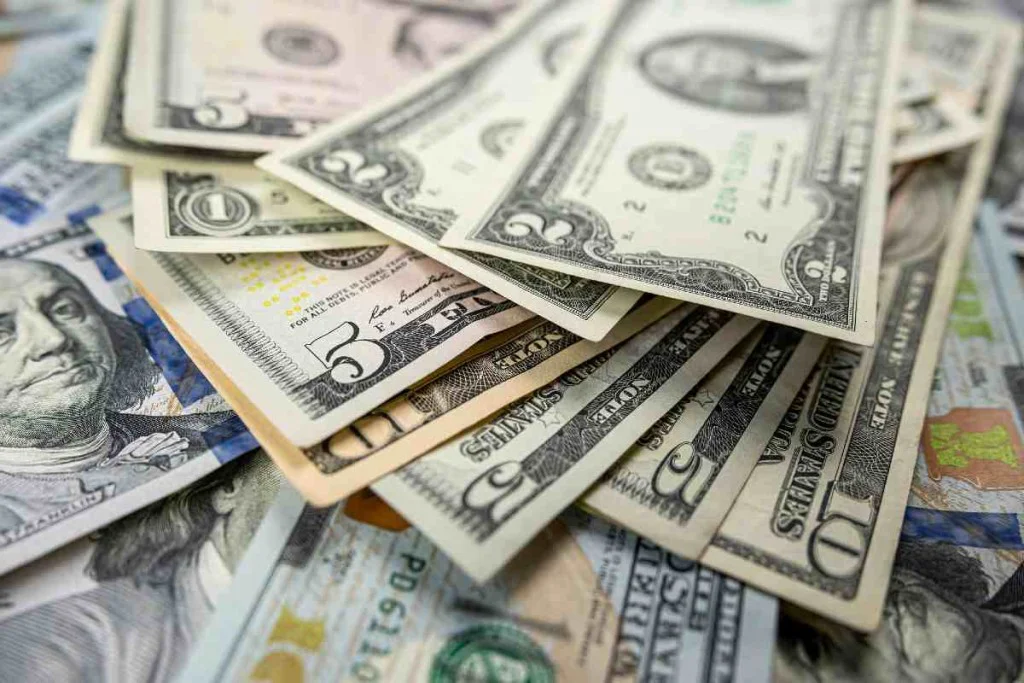 Precio-del-dolar-hoy-17-de-marzo-de-2026-1024x683