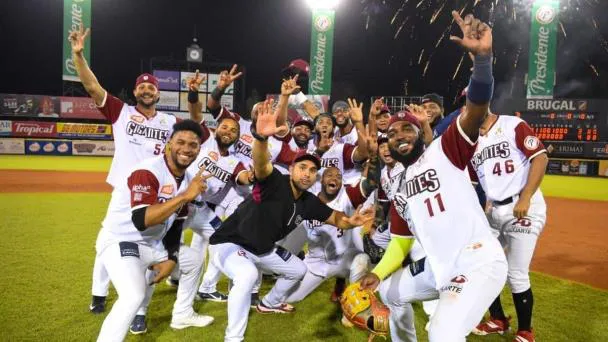 gigantes-del-cibao-selfie-c5ed28c9-focus-0.43-0.17-608-342