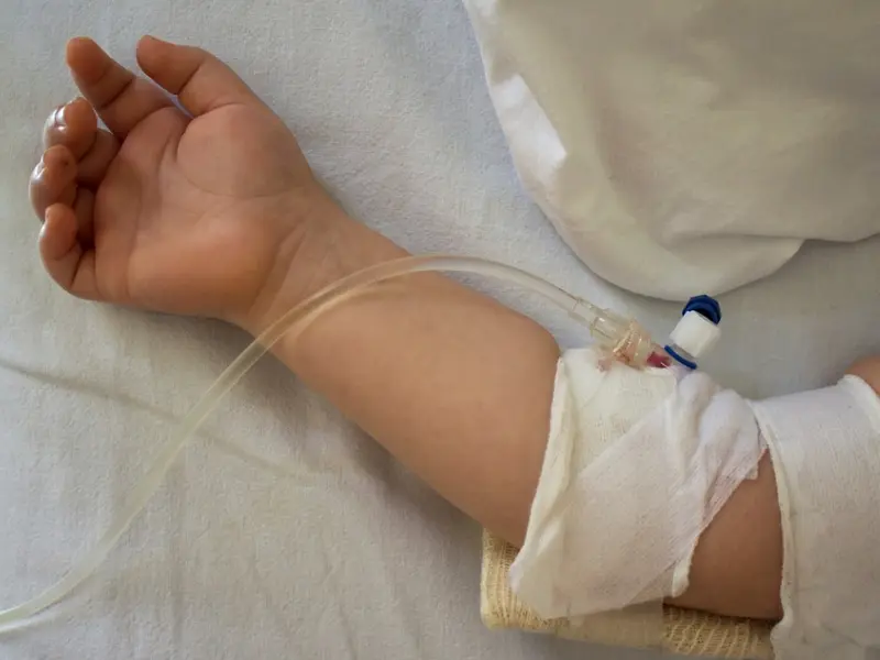 dos_ninos_mueren-por_comer_pollo_rostizado