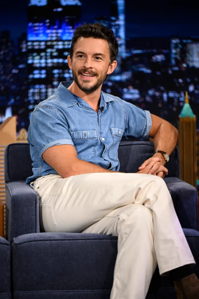 Jonathan-Bailey-2221397122-683x1024