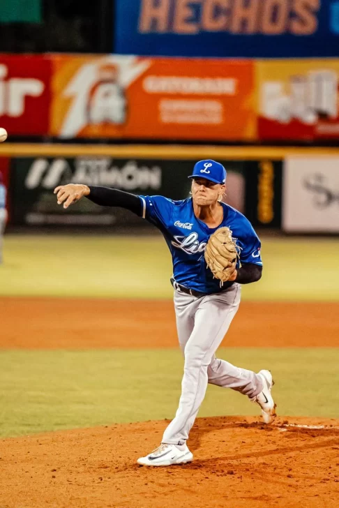 shaun-anderson-lanzo-cinco-completas-en-blanco-de-un-hit-para-una-blanqueada-2-0-ante-Gigantes_26.11.25-486x728