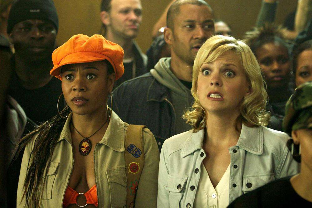 Anna-Faris-Regina-Hall-Scary-Movie-3-071824-fb7ff9b29c5e4536ab3b8174c9162105