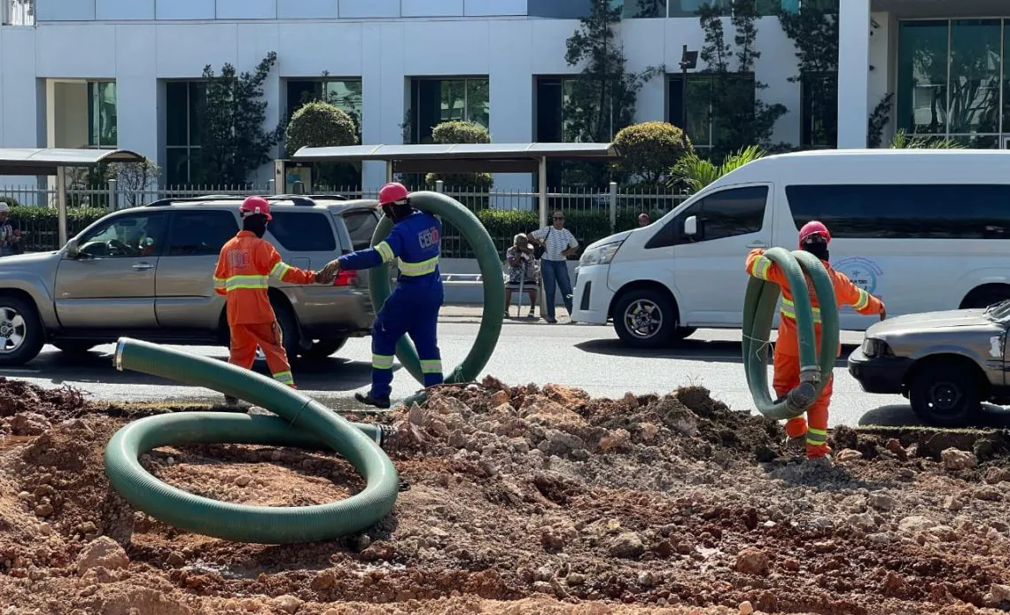 LA-CAASD-TRABAJA-EN-LA-AVENIDA-LUPERON-1140x694