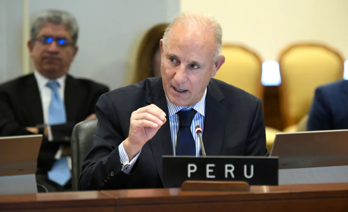 Canciller-de-Peru-1140x694