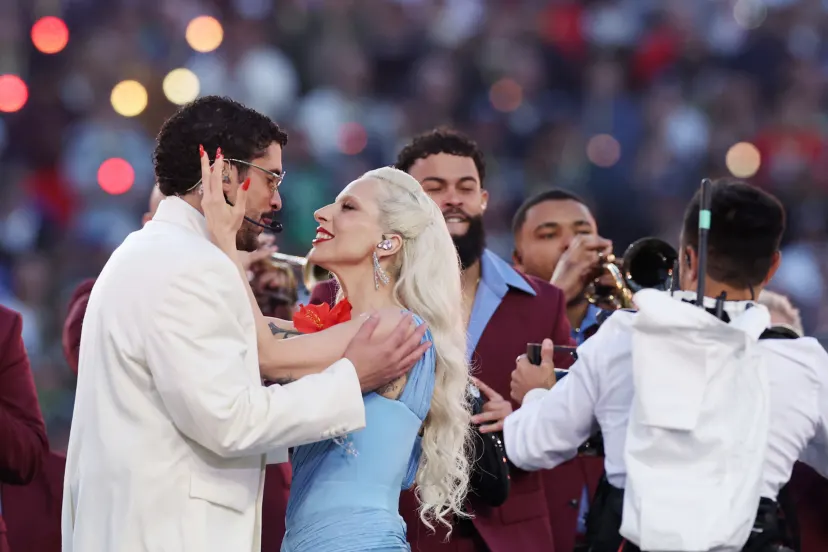 4JTH46W_AFP__20260209__2260606545__v1__HighRes__AppleMusicSuperBowlLxHalftimeShow_jpg