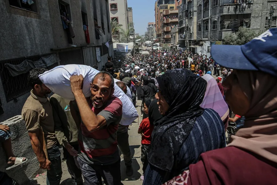 GAZA-REPARTO-COMIDA-GAZA.webp