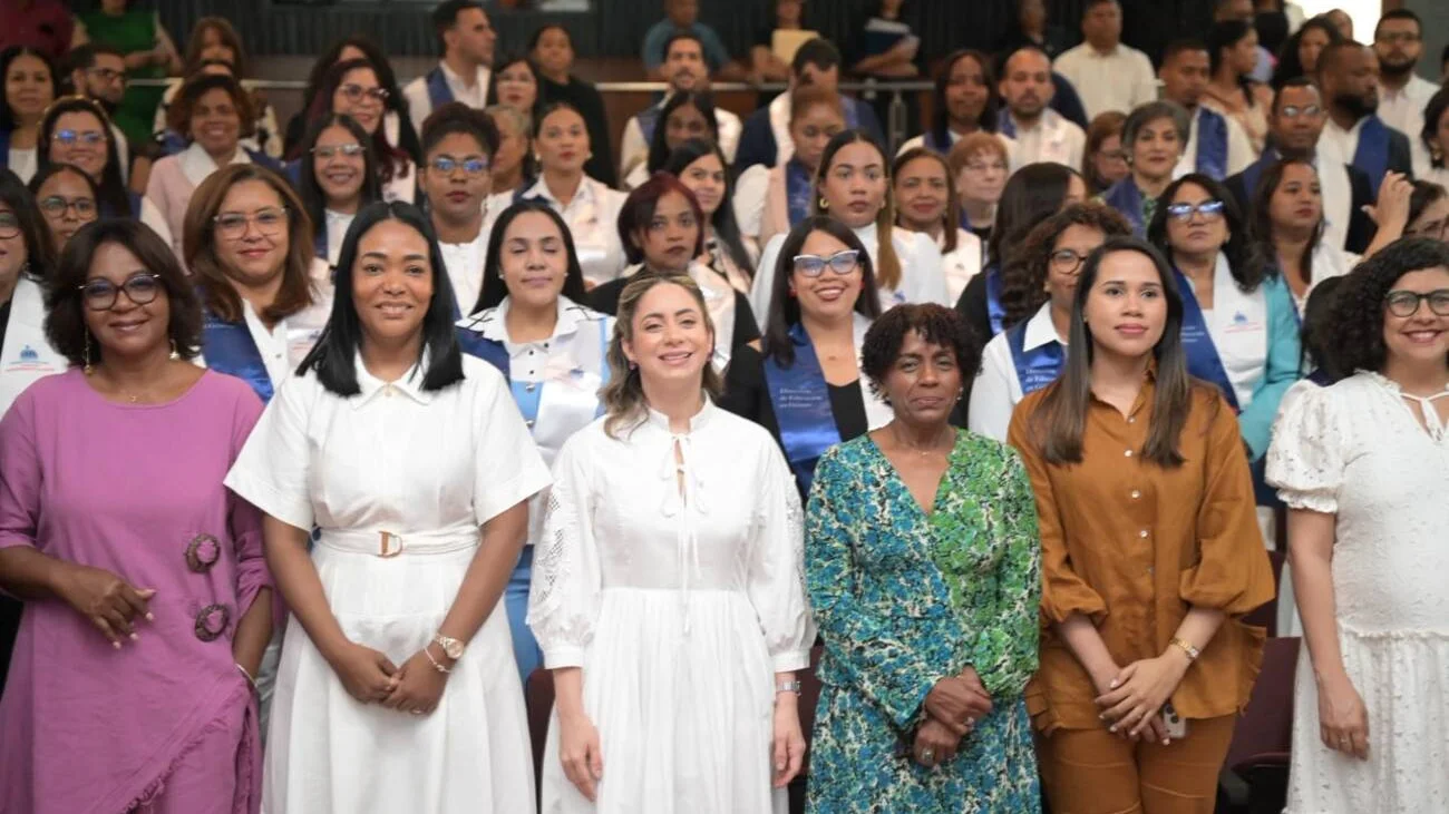 Las 200 personas graduadas de la