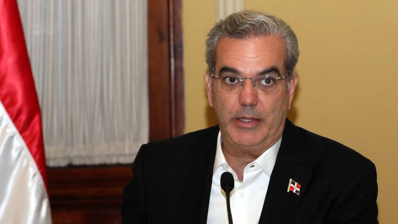 Presidente Abinader, al llegar de Panamá, se reúne con organismos de ...