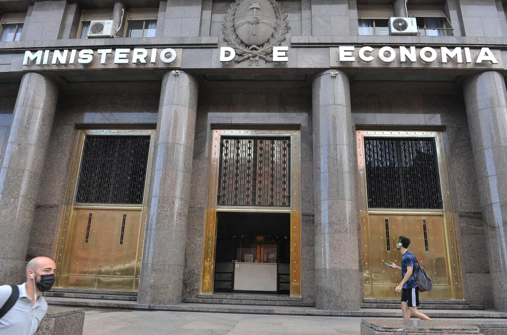 AME9907-ARGENTINA-FMI