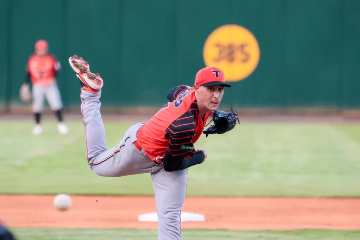 Aaron-Sanchez-lanza-el-2.11.25-ante-las-Estrellas-728x485-1