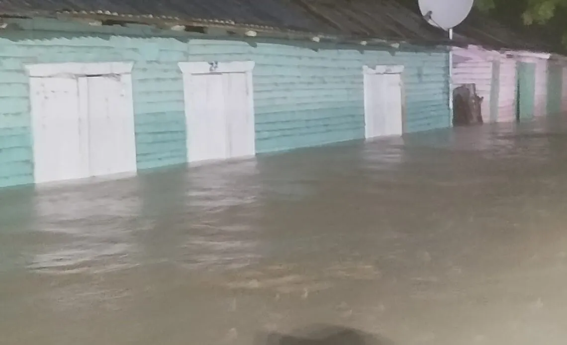 Inundaciones-en-Azua-1140x694