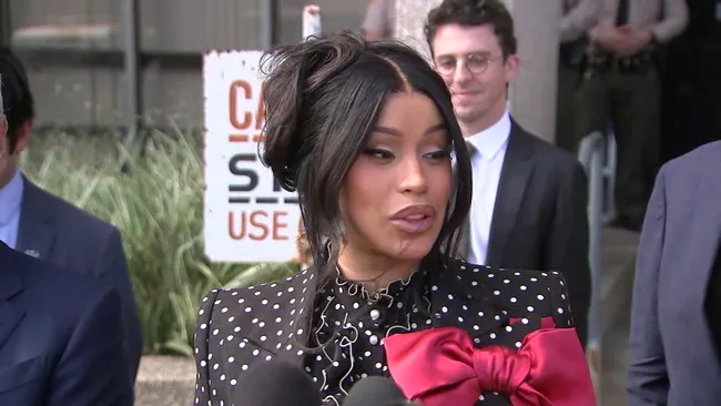 17724605_090225-kabc-cardi-b-reax-spanish-vid