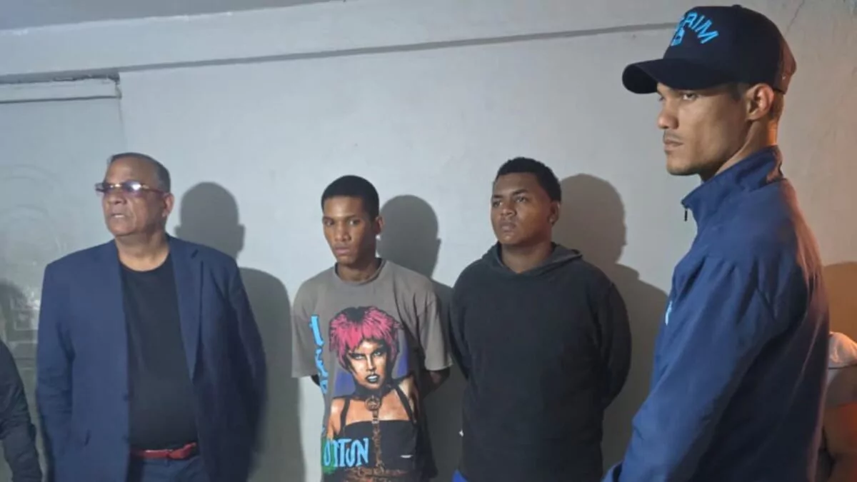 entregan-a-dos-jovenes-buscados-por-robo-de-motocicleta-en-los-alcarrizos-20260920-215603-jdQ5-1200x675