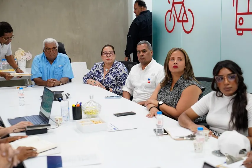 Reunión de Coordinación en SantiagoEl Dr. Rafael A. Burgos Gómez, Director General de @dgbnrdo y @cea_rd, encabezó una reunión en Santiago para coordinar la adecuación de los espacios del Edificio Profesional L