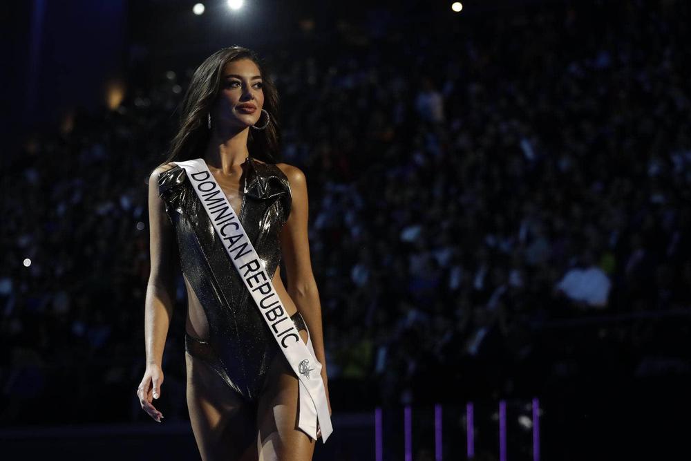 miss-universe-republica-dominicana-mariana-downing-desfila-hoy-en-traje-de-bano-durante-la-gala-preliminar-de-miss-universe-2023-en-el-gimnasio-nacional-en-san-salvador--el-salvador.-