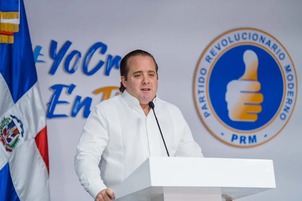 Jose-Paliza-PRM-lanzan-canal-WhatsApp