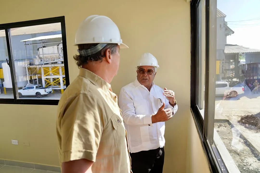 Avances en el Ingenio Porvenir Este martes, el Dr. Rafael Burgos Gómez, director de @dgbnrdo y @cea_rd, recibió a José María Martínez, director ejecutivo del Consorcio Azucarero Central, en un recorrido lleno