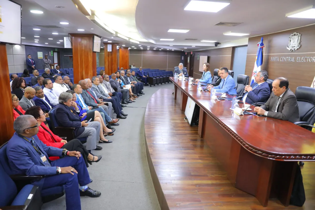 Pleno-de-la-JCE-y-organizaciones-politicas-Foto-Fuente-externa