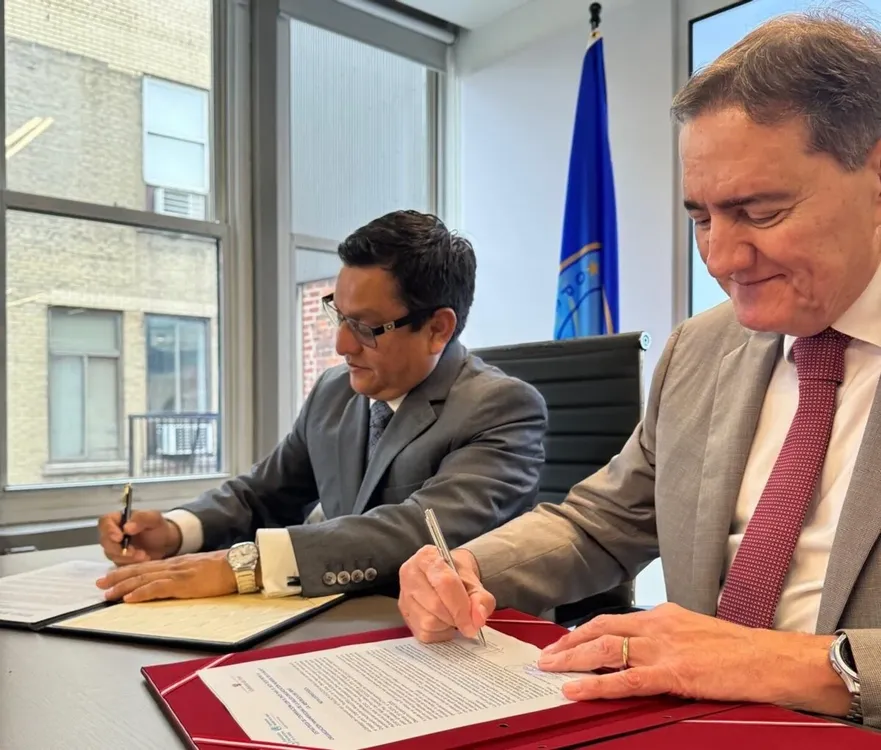 firma-nota-estrategica-ecp-peru-1