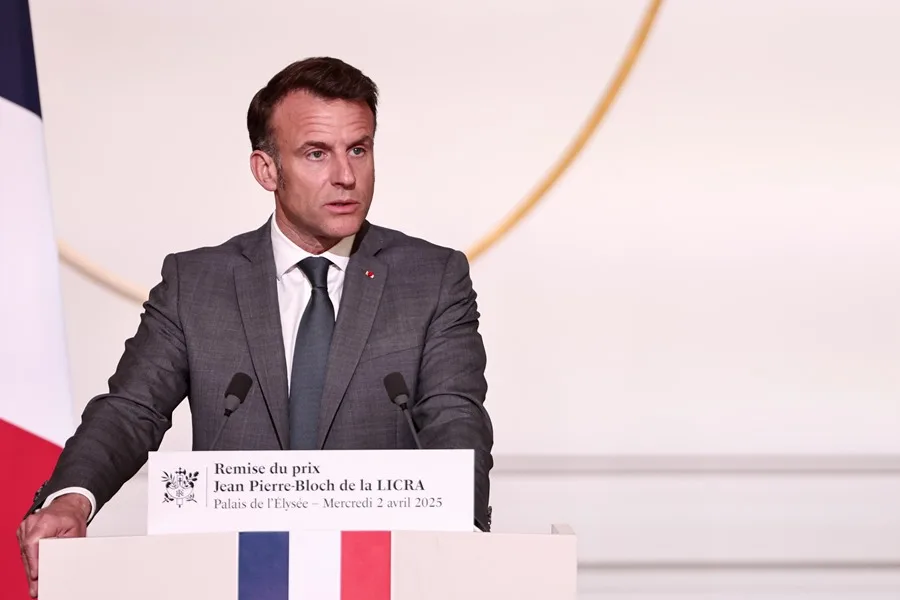 EPA7423-FRANCE-POLITICS-RELIGION-CEREMONY-AWARD