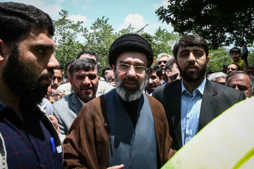 Mojtaba-Khamenei-es-elegido-para-reemplazar-a-su-padre-como-lider-supremo-irani