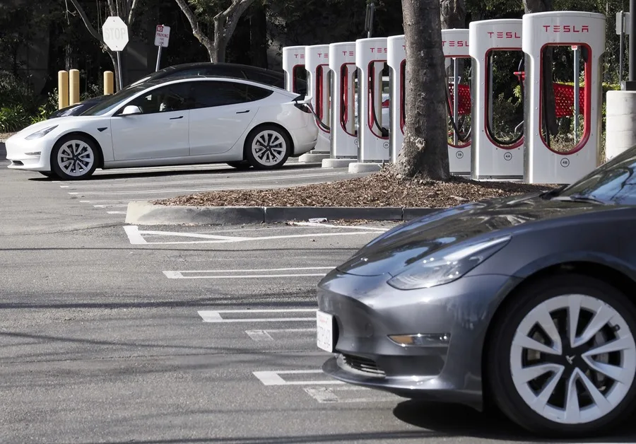 tesla (2)