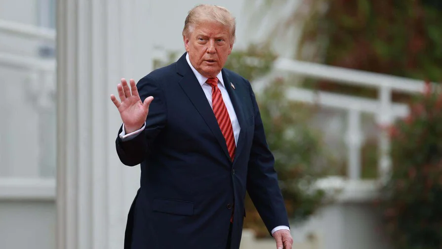 trump-irlanda-efe-1b21c275b8a4ae78fb65a1818db1d9dc872756f5w-57bbf599-focus-min0.04-0.64-896-504JPG