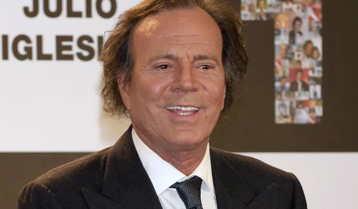 julio-iglesias-bajo-investigacion-ministerio-de-exteriores-de-espana-por-visados-de-trabajadoras